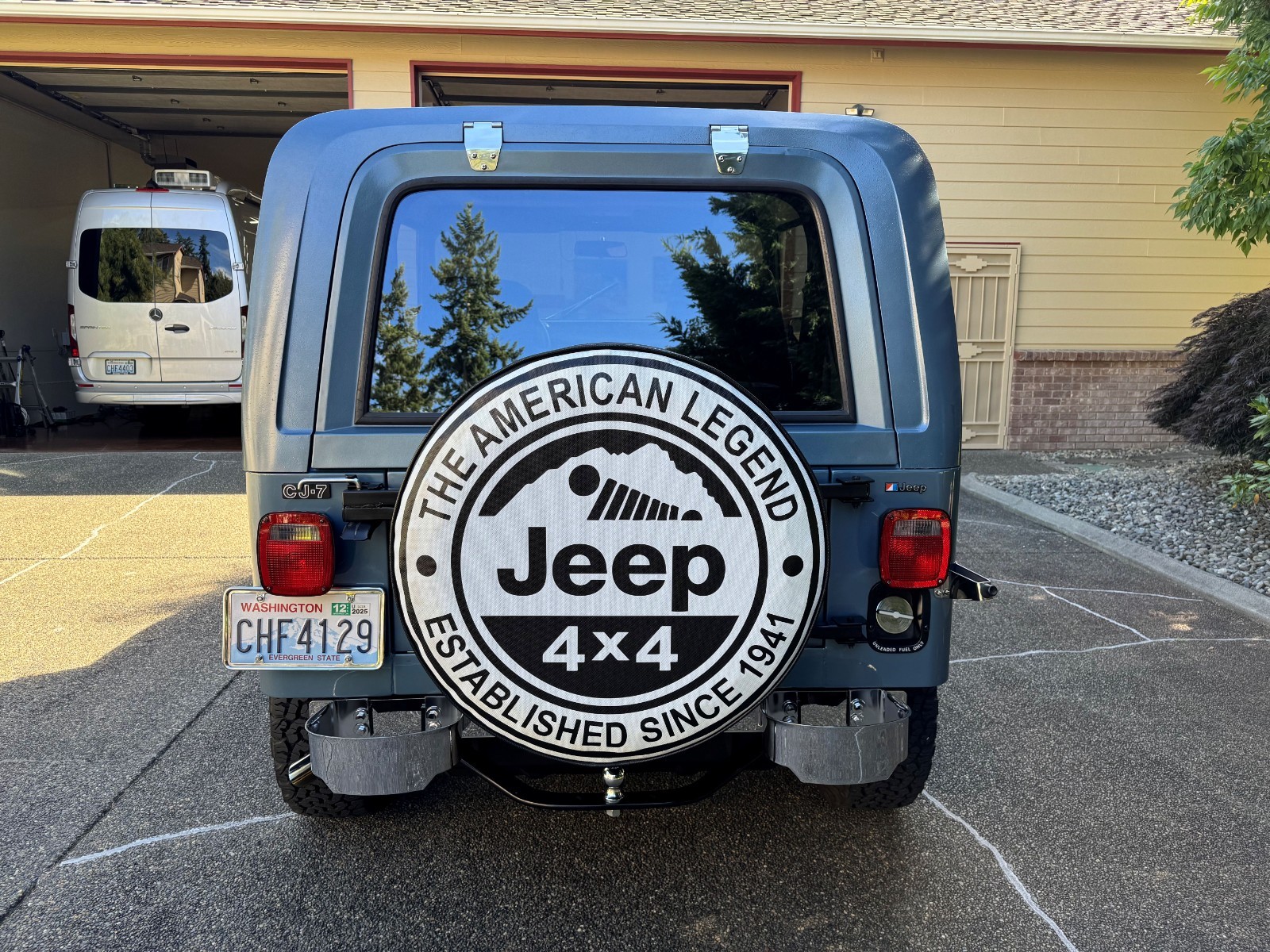 Jeep-CJ-1982-SUV-4