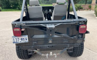 Jeep-CJ-1984-6