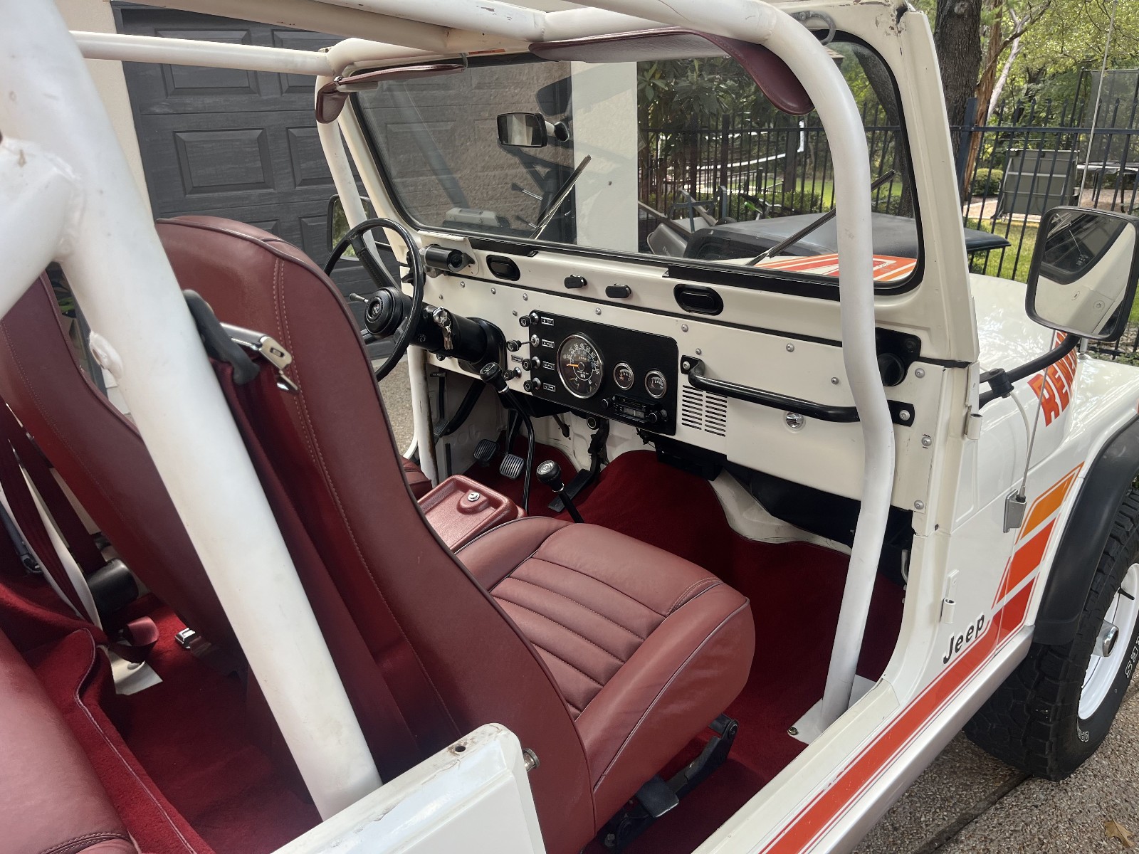 Jeep-CJ-1984-SUV-11