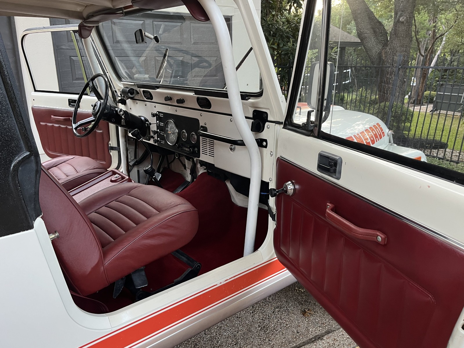 Jeep-CJ-1984-SUV-15