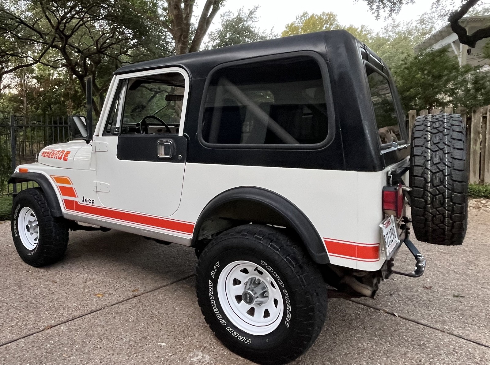 Jeep-CJ-1984-SUV-24