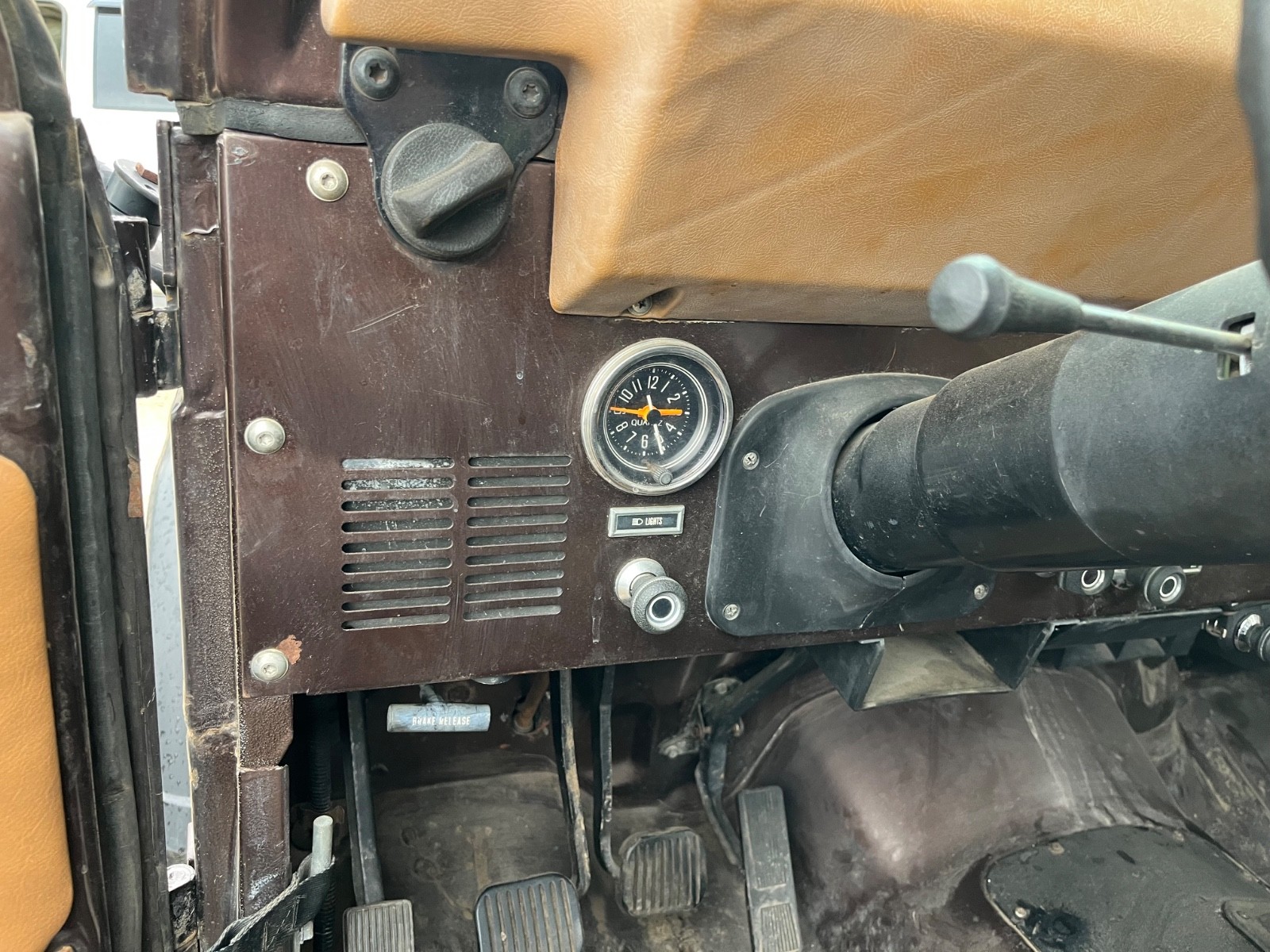 Jeep-CJ-1985-SUV-12