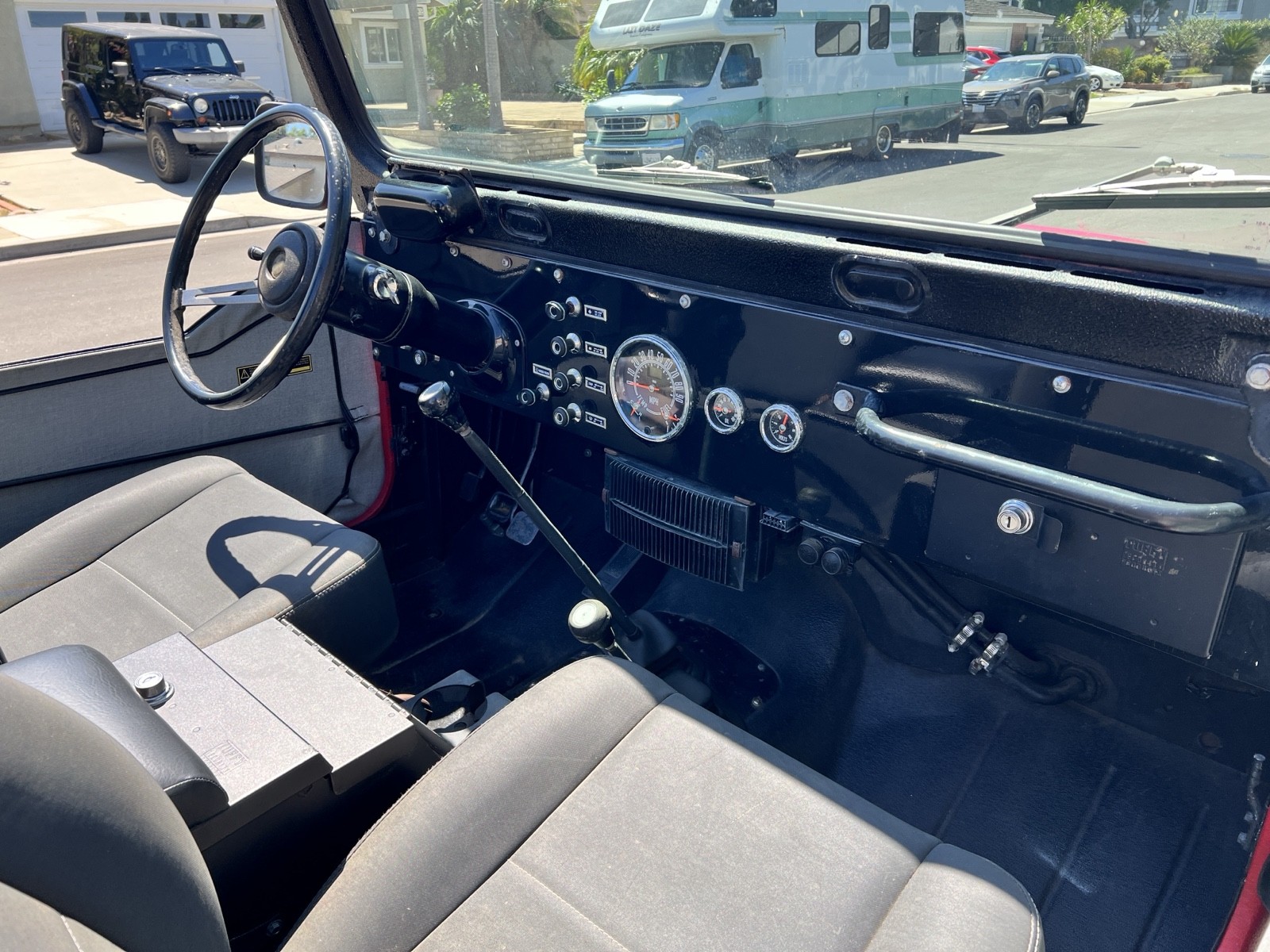 Jeep-CJ-1986-SUV-9