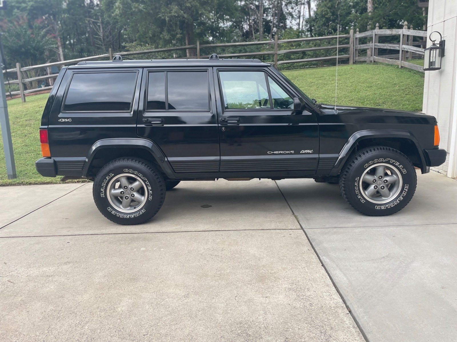 Jeep-Cherokee-1996-SUV-14