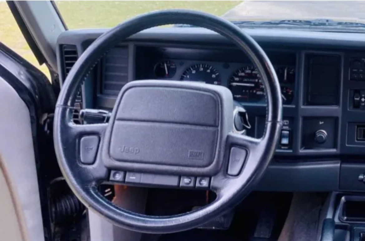Jeep-Cherokee-1996-SUV-21