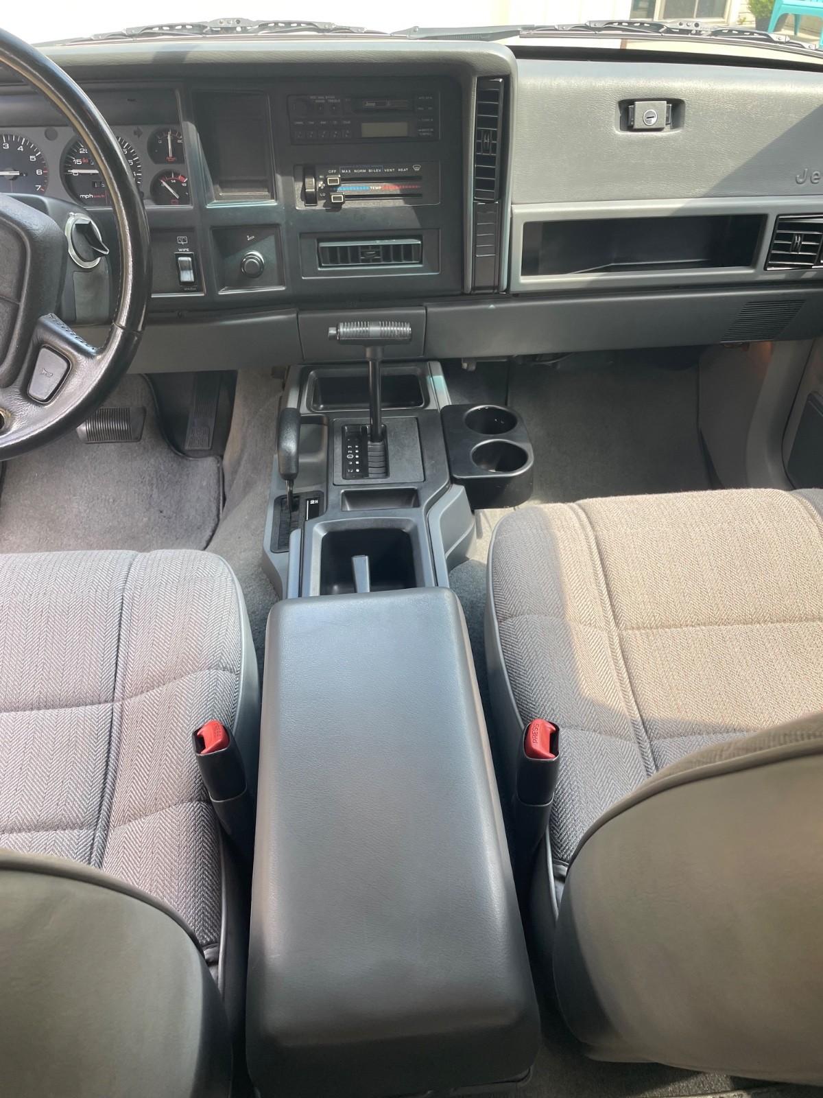 Jeep-Cherokee-1996-SUV-38
