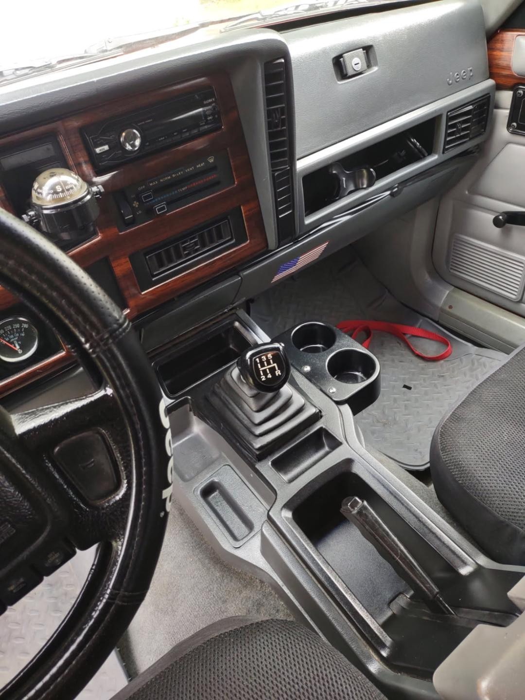 Jeep-Cherokee-1996-SUV-4