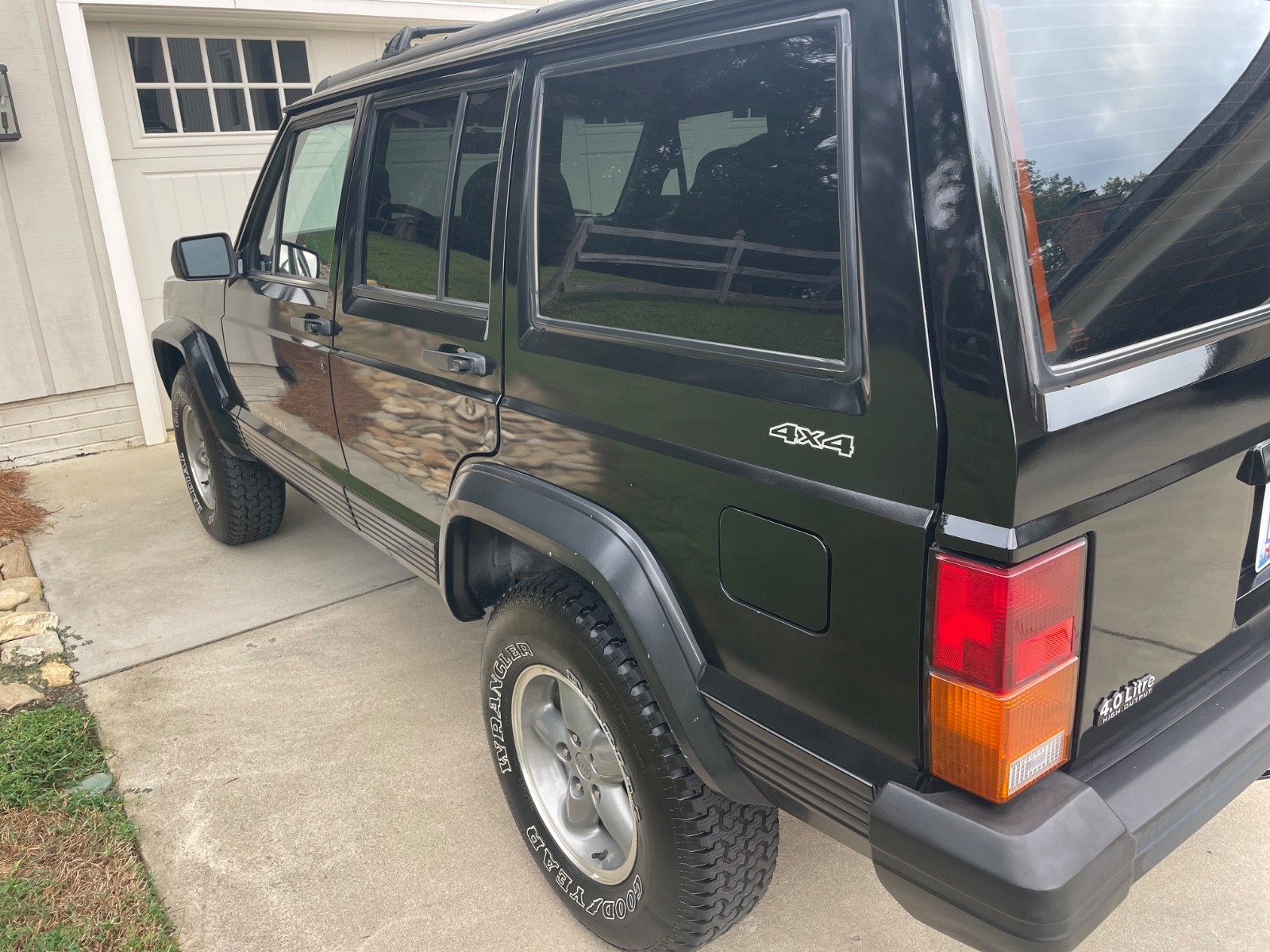 Jeep-Cherokee-1996-SUV-6