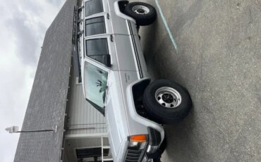 Jeep-Cherokee-4wd-pioneer-4-door-1989-Silver-Gray-2