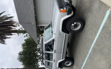 Jeep-Cherokee-4wd-pioneer-4-door-1989-Silver-Gray
