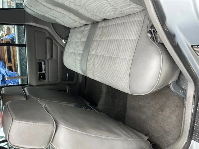 Jeep-Cherokee-4wd-pioneer-4-door-1989-Silver-Gray-4