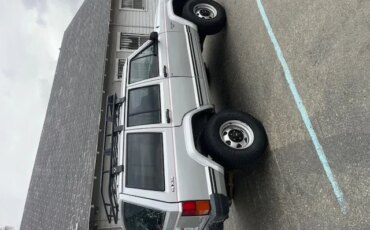 Jeep-Cherokee-4wd-pioneer-4-door-1989-Silver-Gray-7