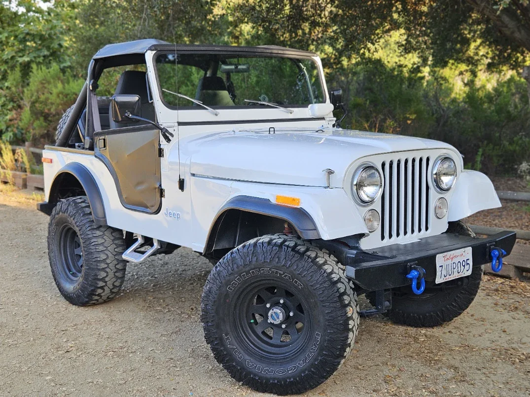 Jeep-Cj-5-1972-White-Black-11