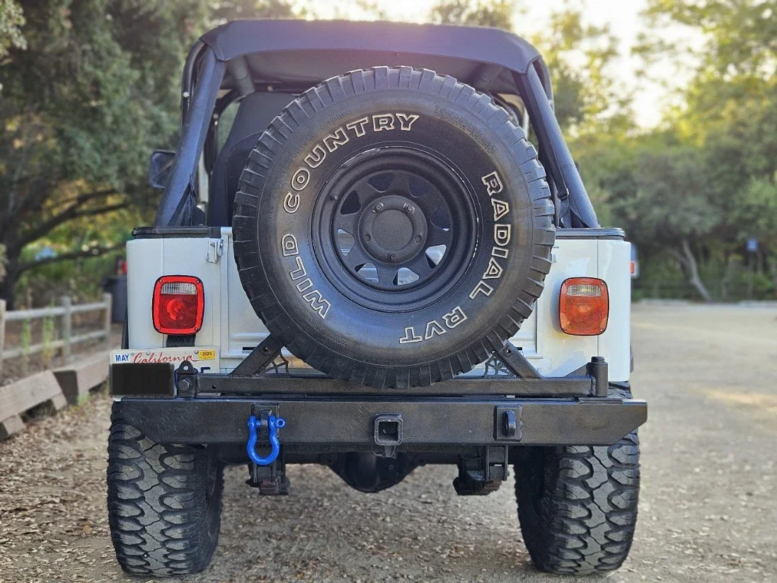Jeep-Cj-5-1972-White-Black-16