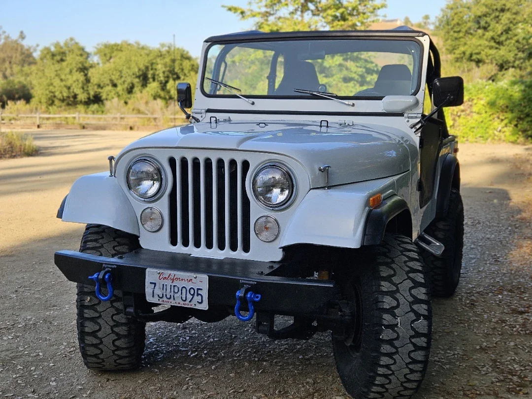 Jeep-Cj-5-1972-White-Black-2