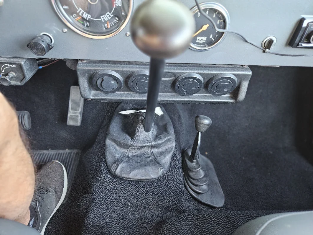 Jeep-Cj-5-1972-White-Black-20