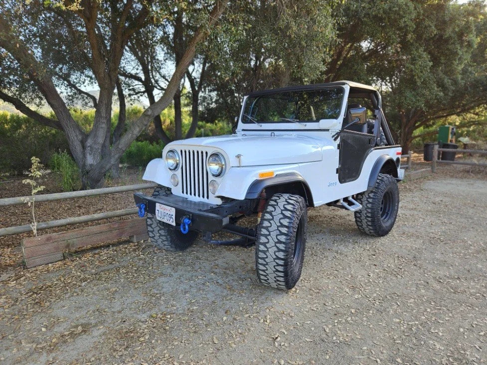 Jeep-Cj-5-1972-White-Black-29