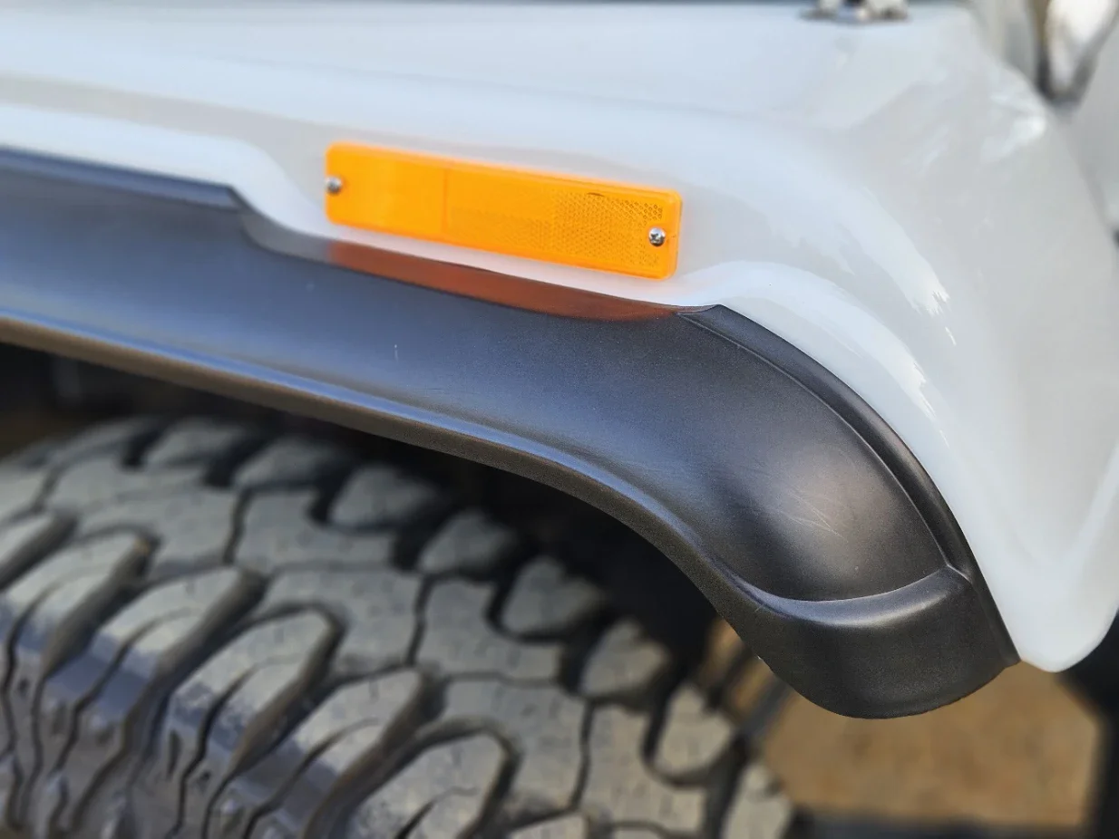 Jeep-Cj-5-1972-White-Black-7