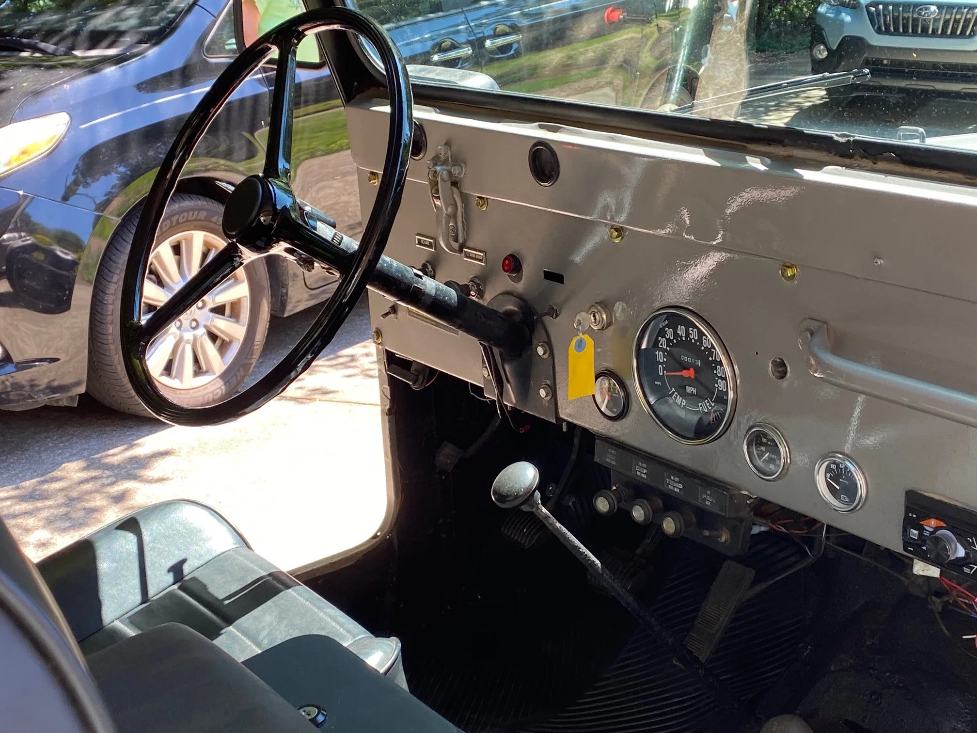 Jeep-Cj-5-1973-Silver-Black-13