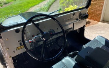 Jeep-Cj-5-1973-Silver-Black-9