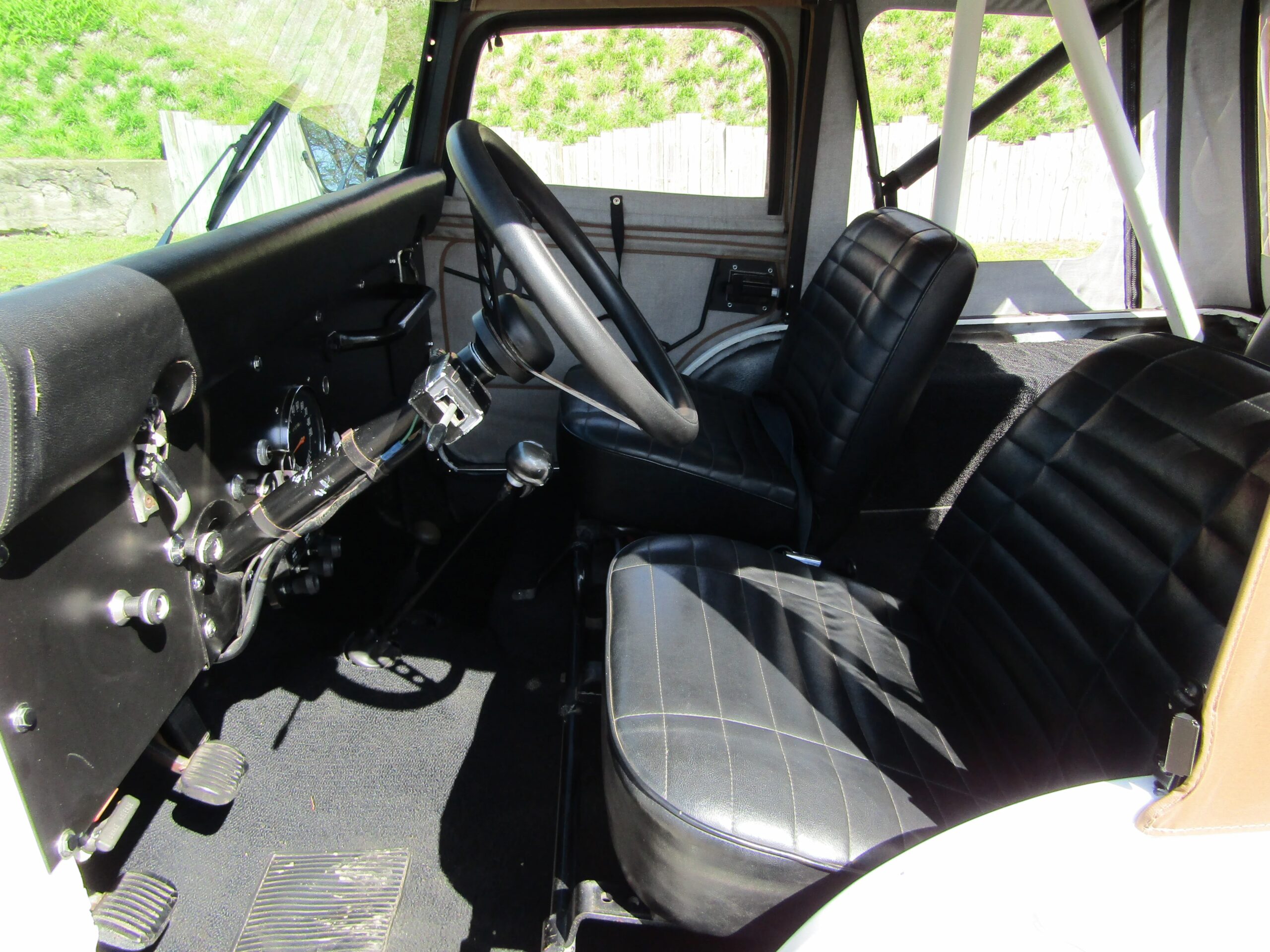 Jeep-Cj-5-1973-White-Black-29