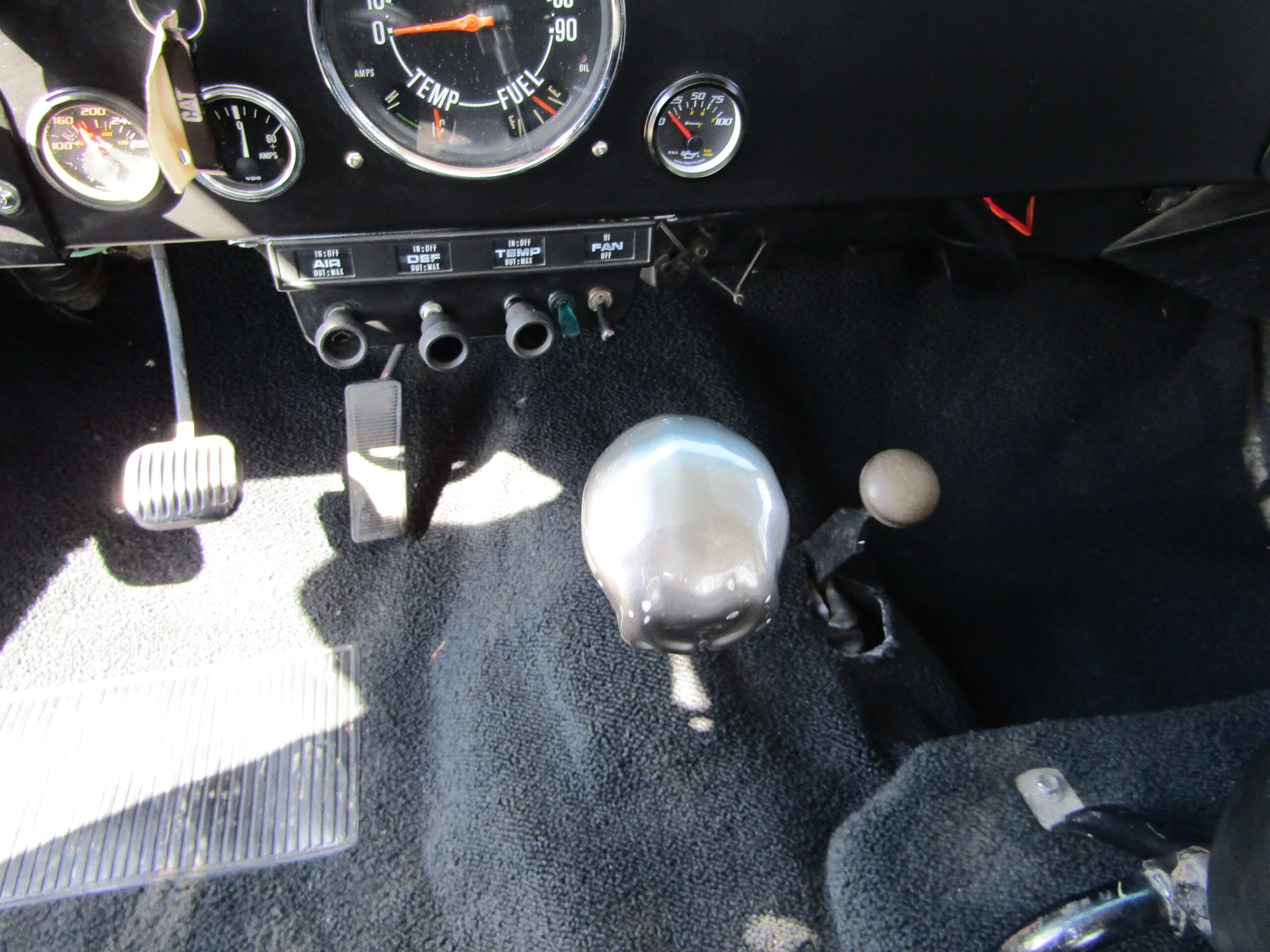 Jeep-Cj-5-1973-White-Black-33