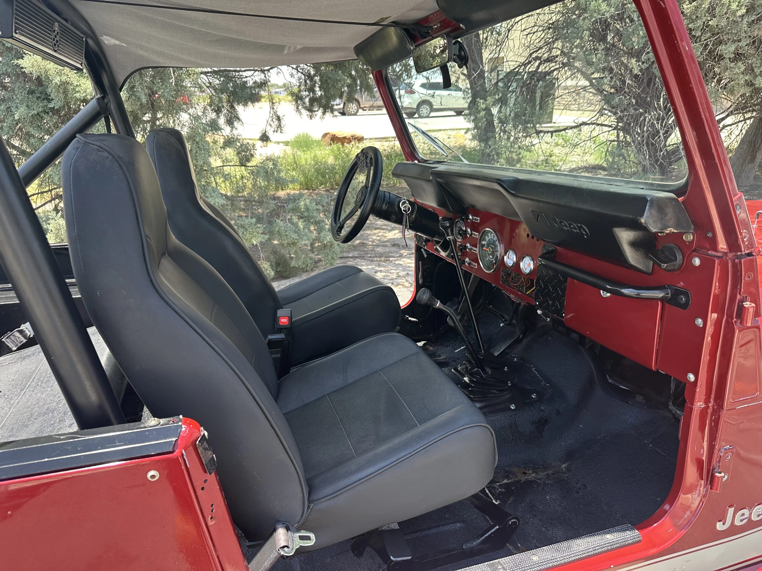 Jeep-Cj-5-1980-Burgundy-Black-10