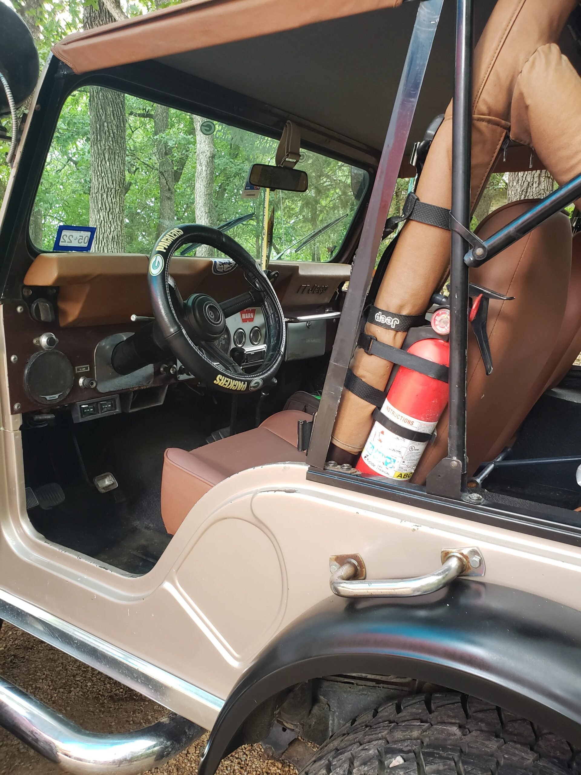 Jeep-Cj-5-1981-Gold-Brown-3
