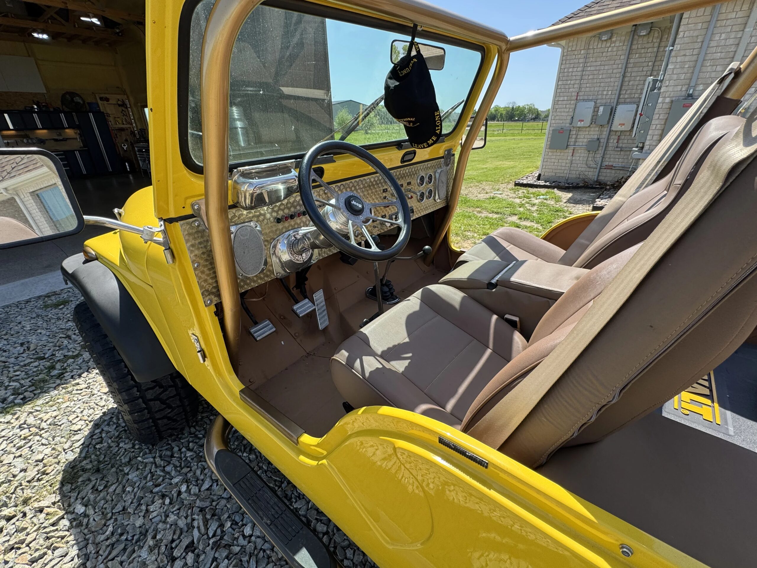 Jeep-Cj-6-1959-Tan-Tan-44
