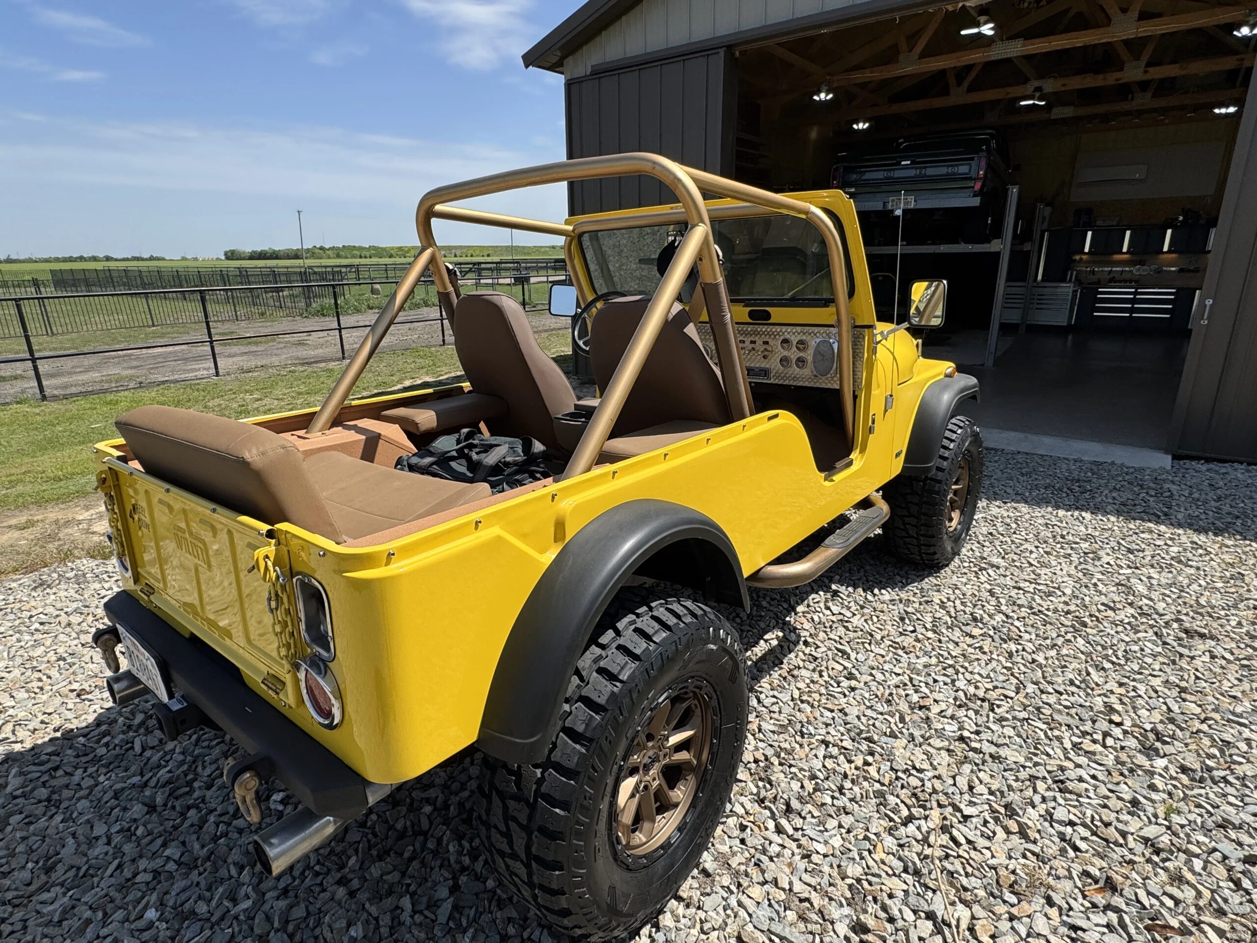 Jeep-Cj-6-1959-Tan-Tan-45