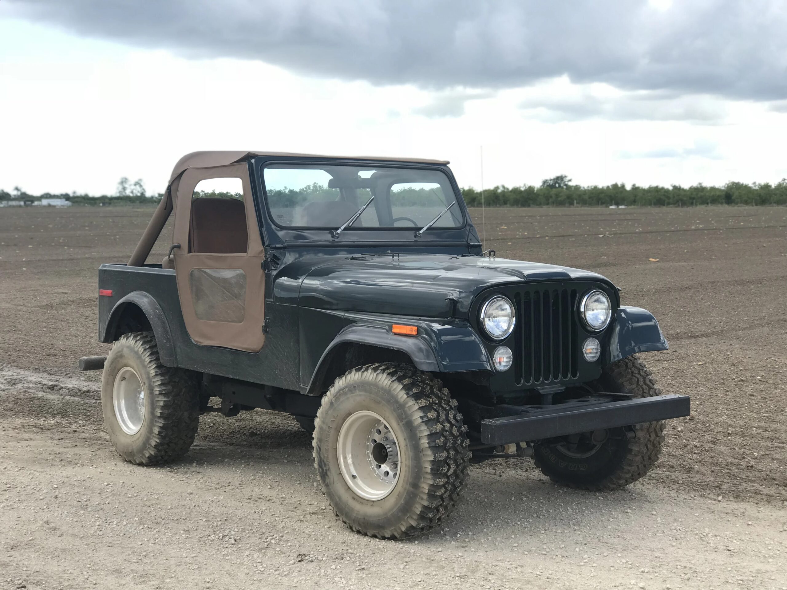 Jeep-Cj-7-1980-Green-Tan-5