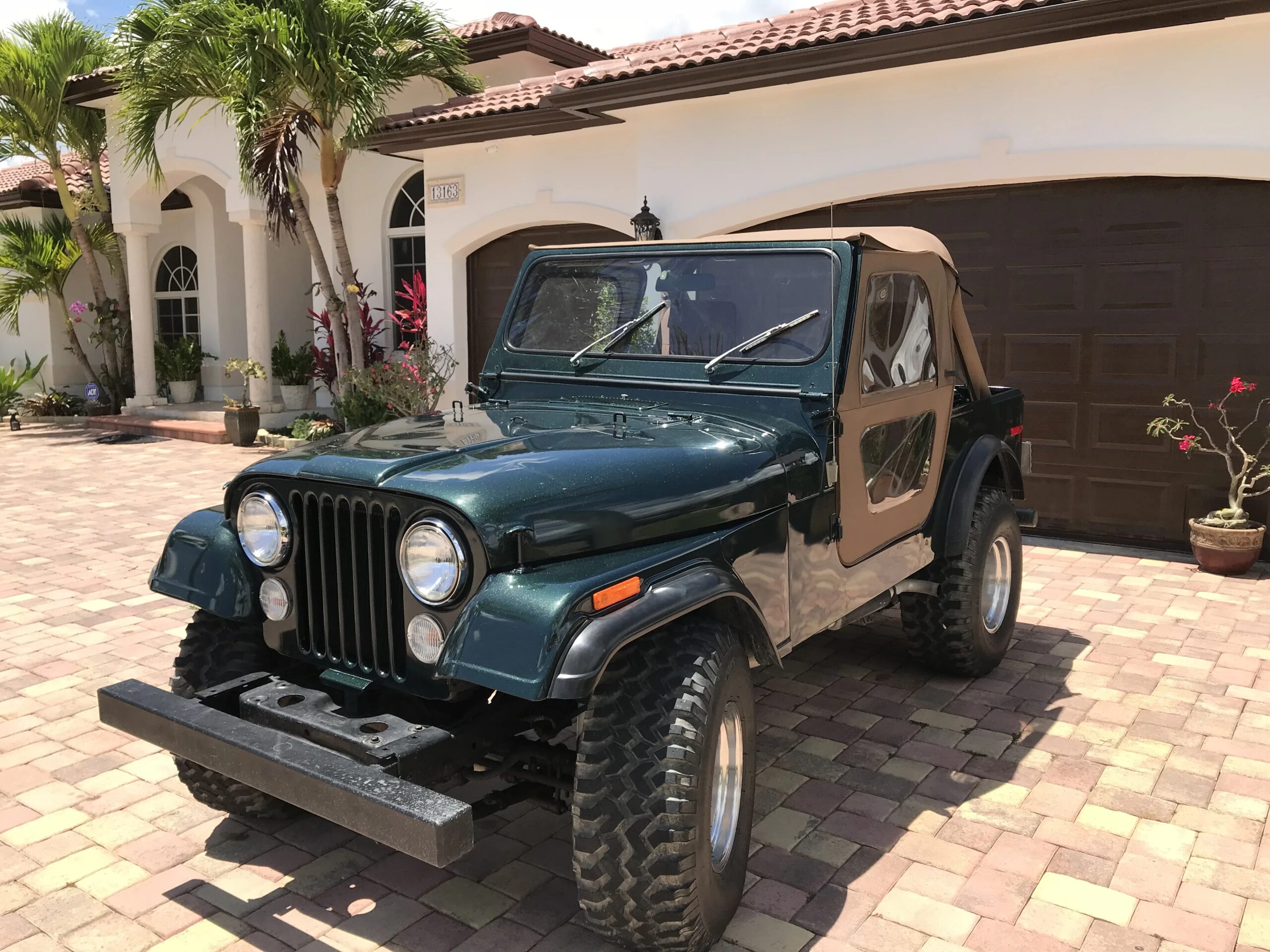 Jeep-Cj-7-1980-Green-Tan-6