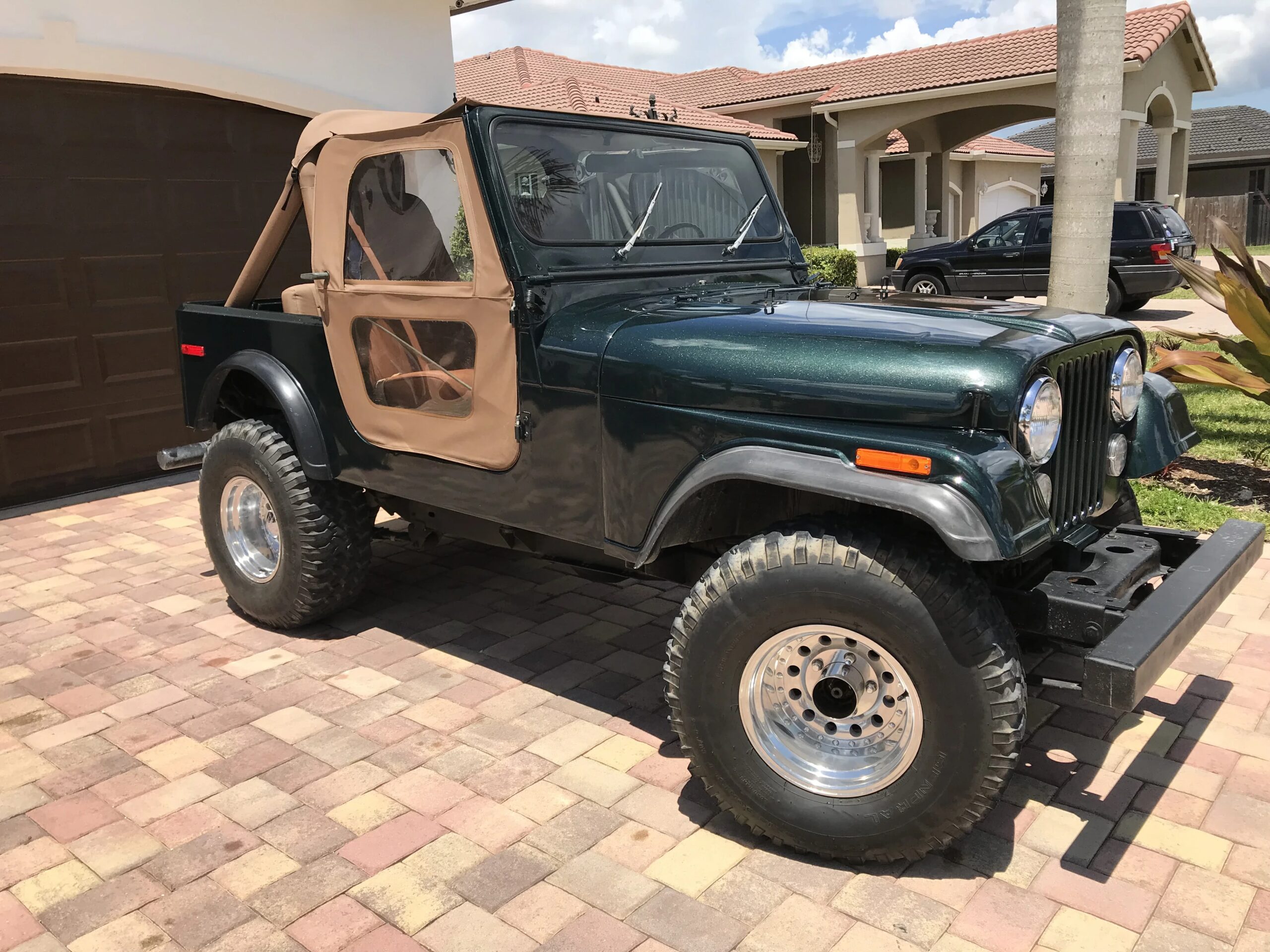 Jeep-Cj-7-1980-Green-Tan