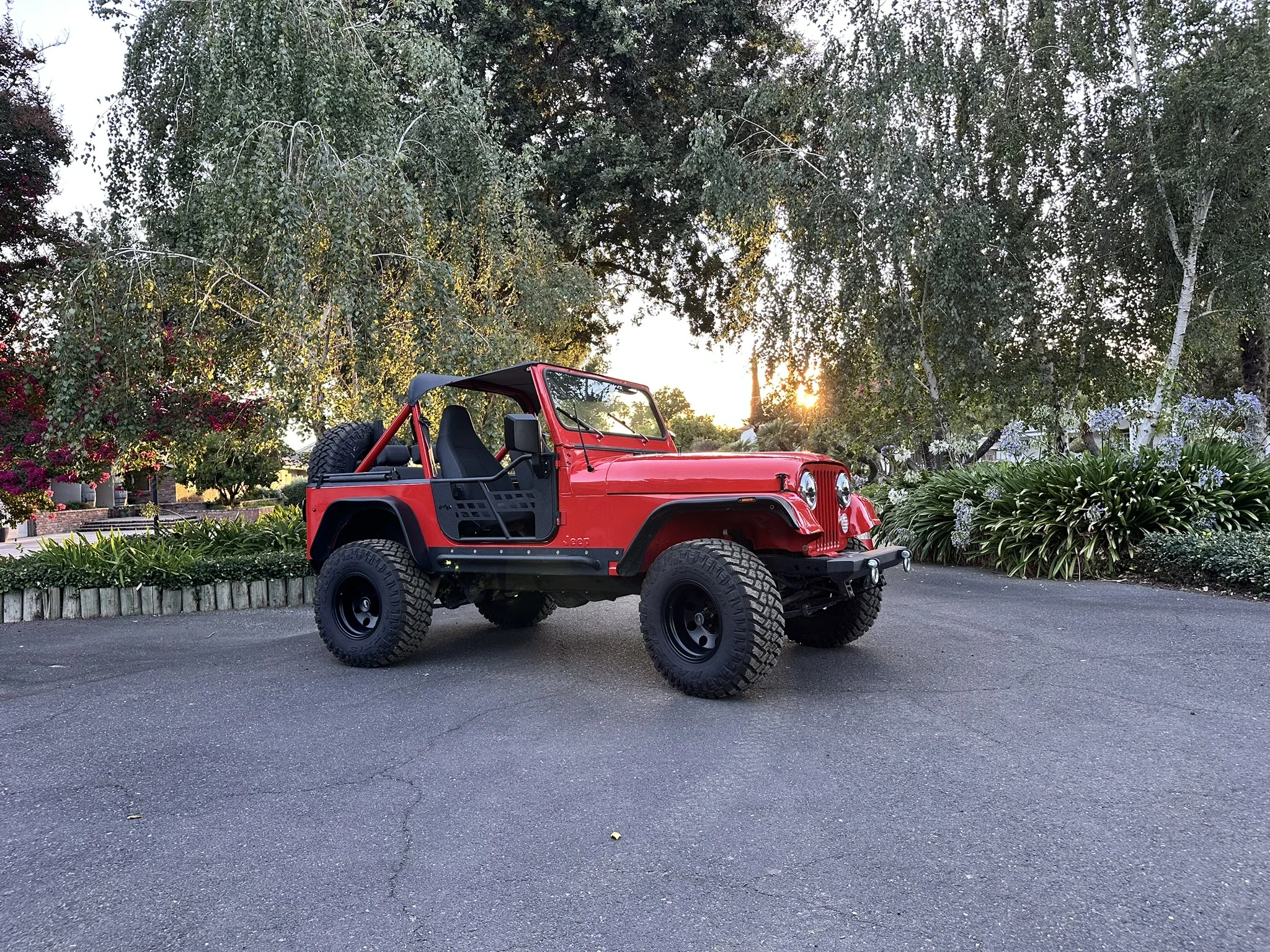 Jeep-Cj-7-1982-Red-Red