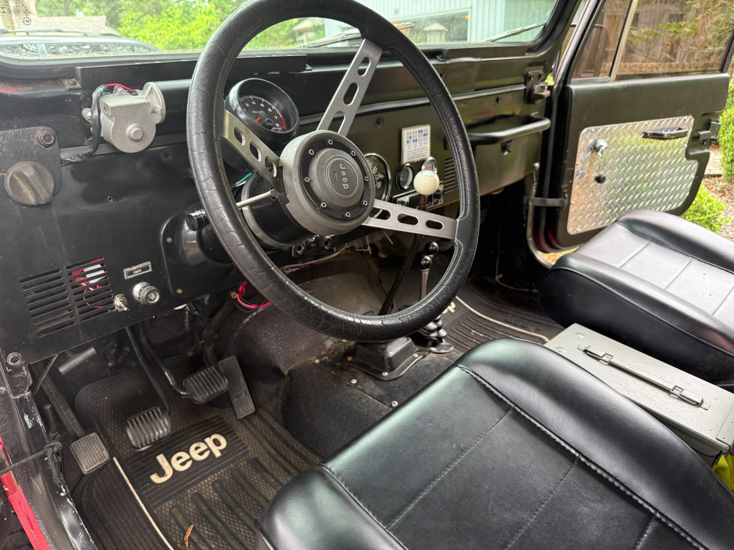 Jeep-Cj-7-1983-Red-Black-1