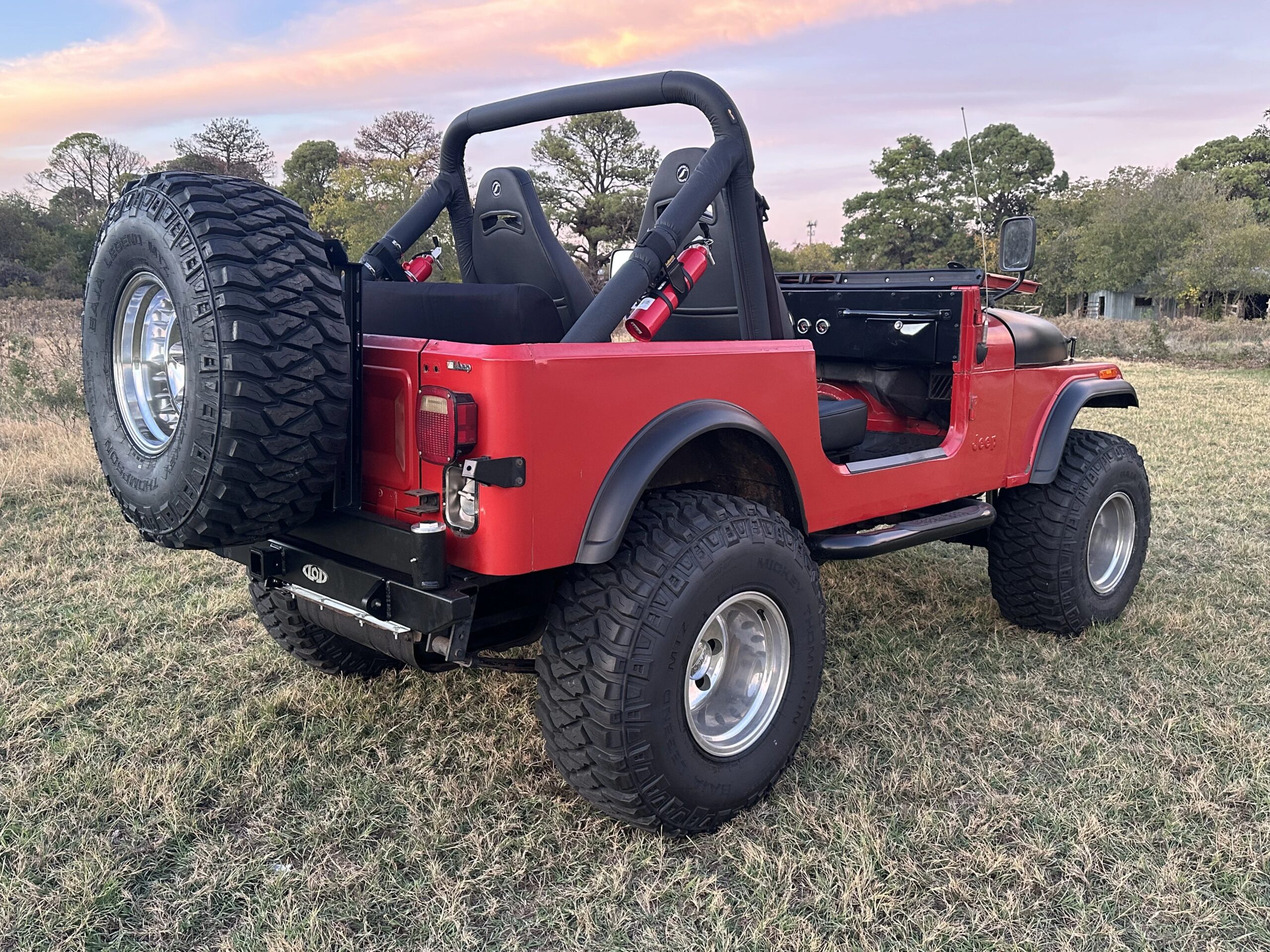 Jeep-Cj-7-1983-Red-Black-11