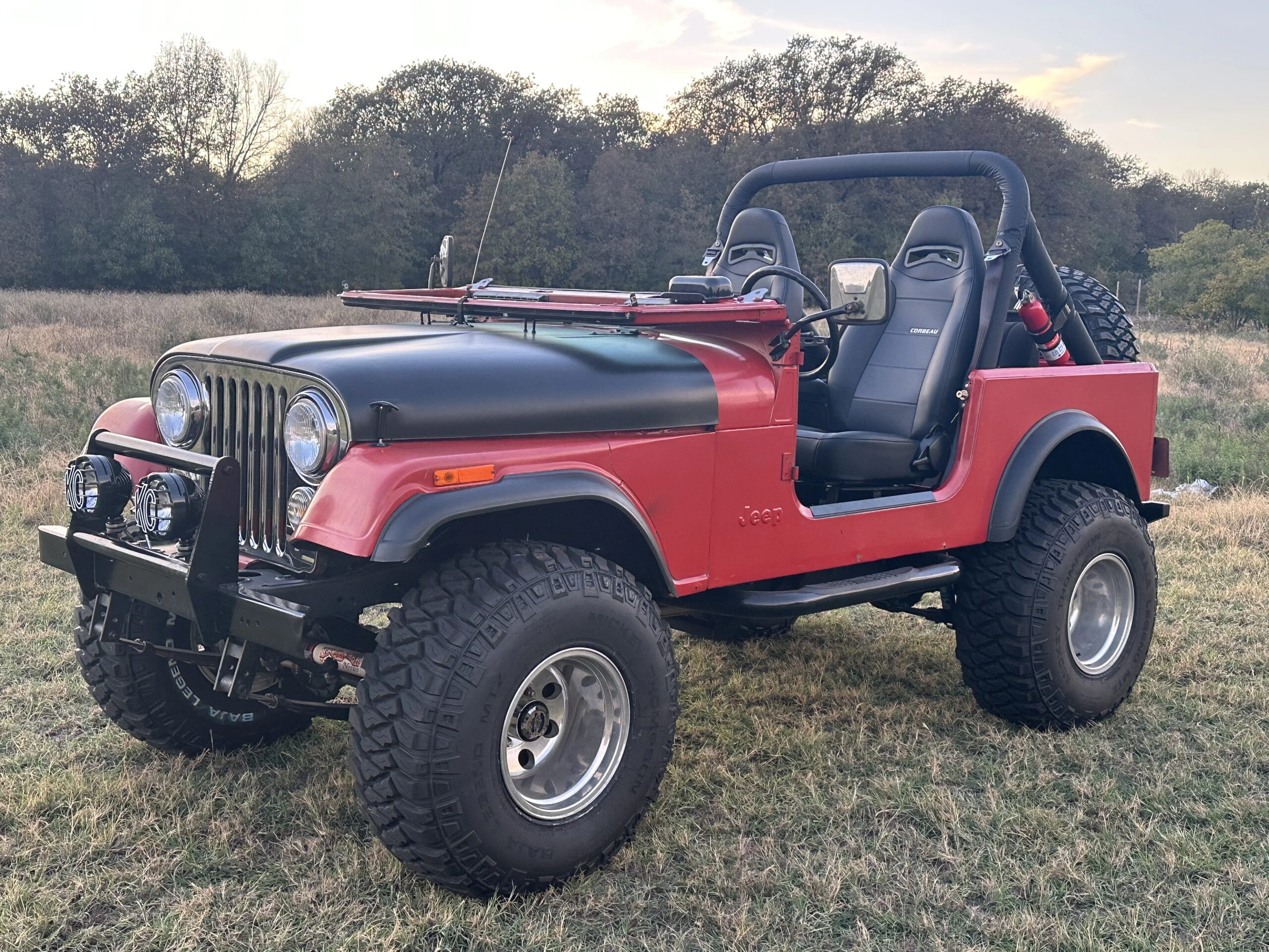 Jeep-Cj-7-1983-Red-Black