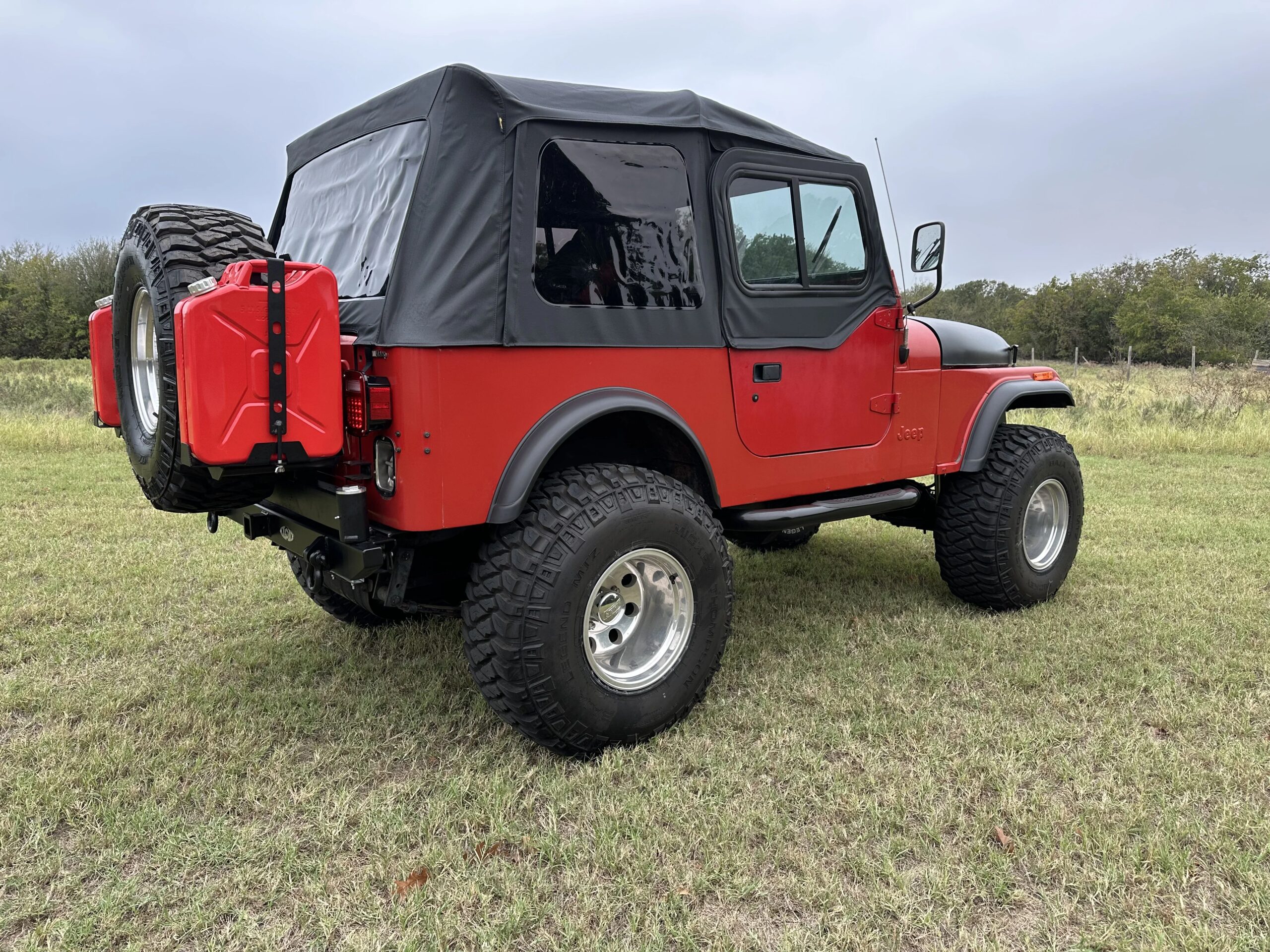 Jeep-Cj-7-1983-Red-Black-13