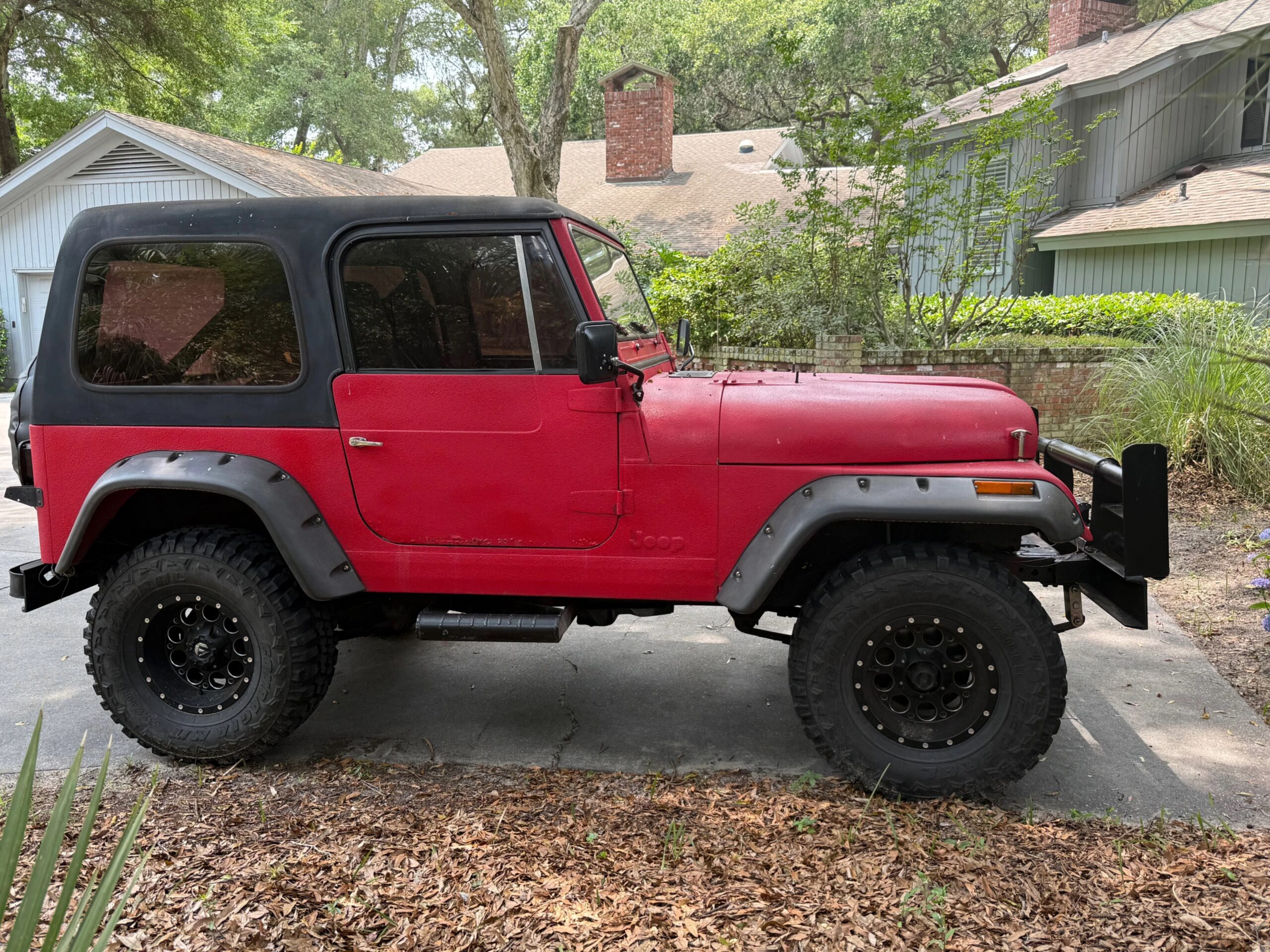 Jeep-Cj-7-1983-Red-Black-3