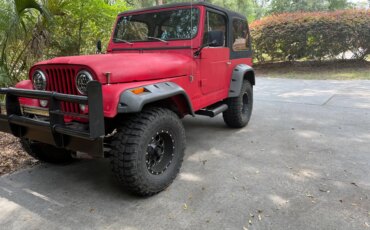 Jeep-Cj-7-1983-Red-Black