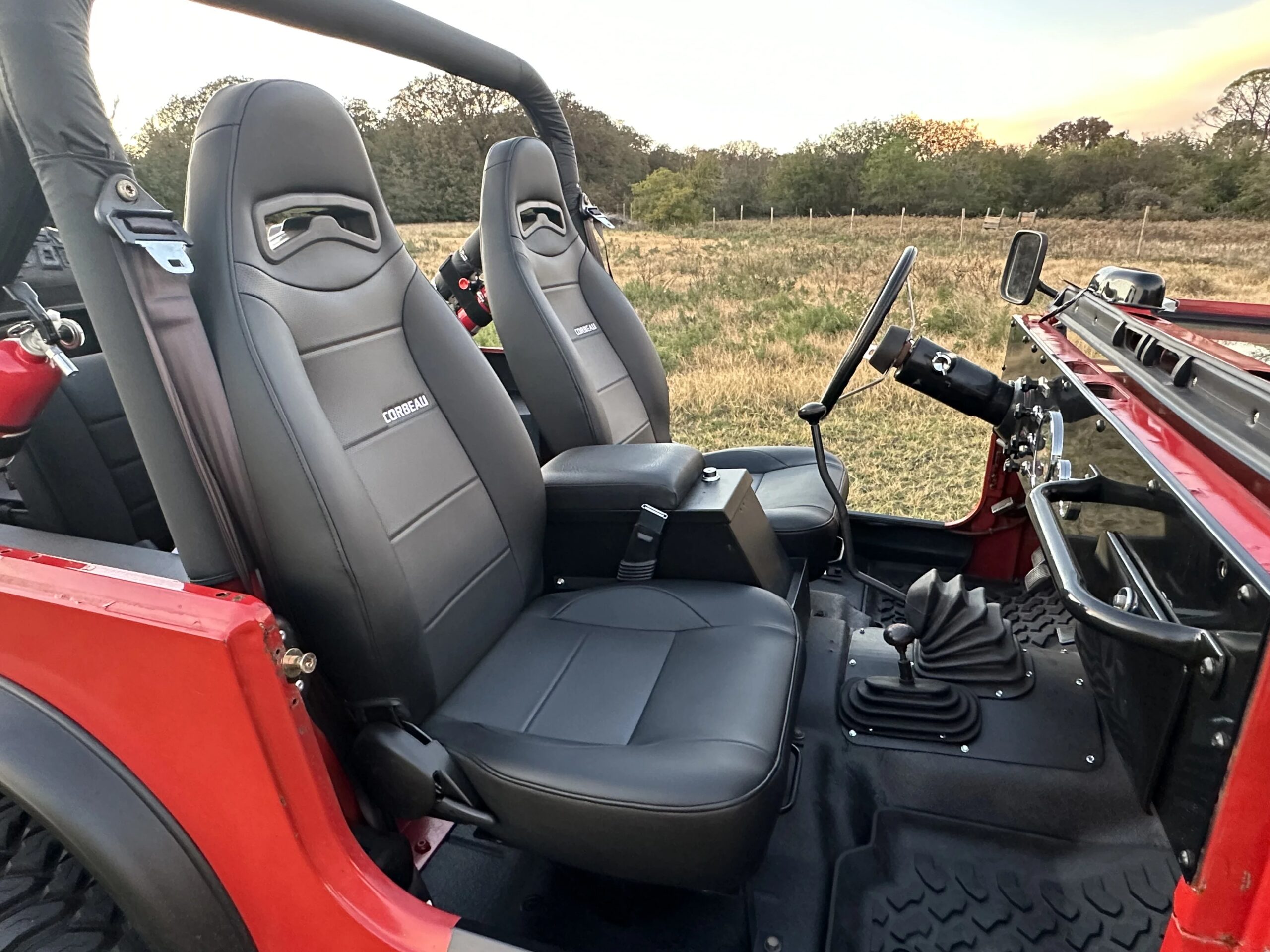 Jeep-Cj-7-1983-Red-Black-4