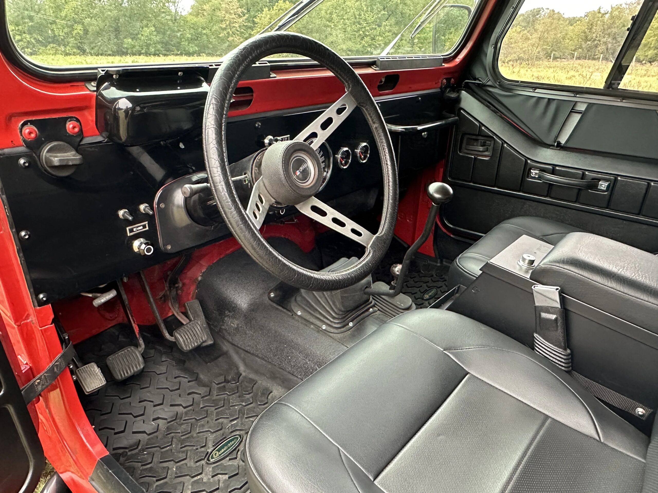Jeep-Cj-7-1983-Red-Black-6