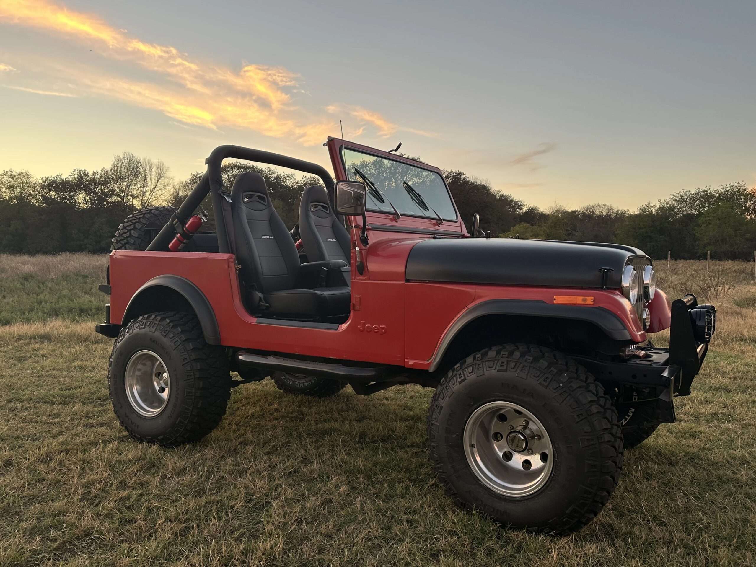 Jeep-Cj-7-1983-Red-Black-9