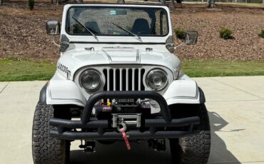 Jeep-Cj-7-1983-White-Black-1