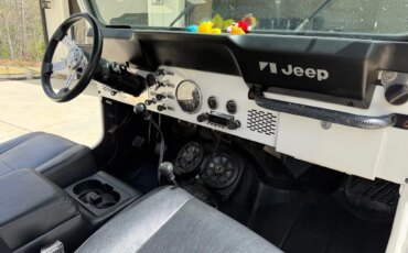 Jeep-Cj-7-1983-White-Black-11