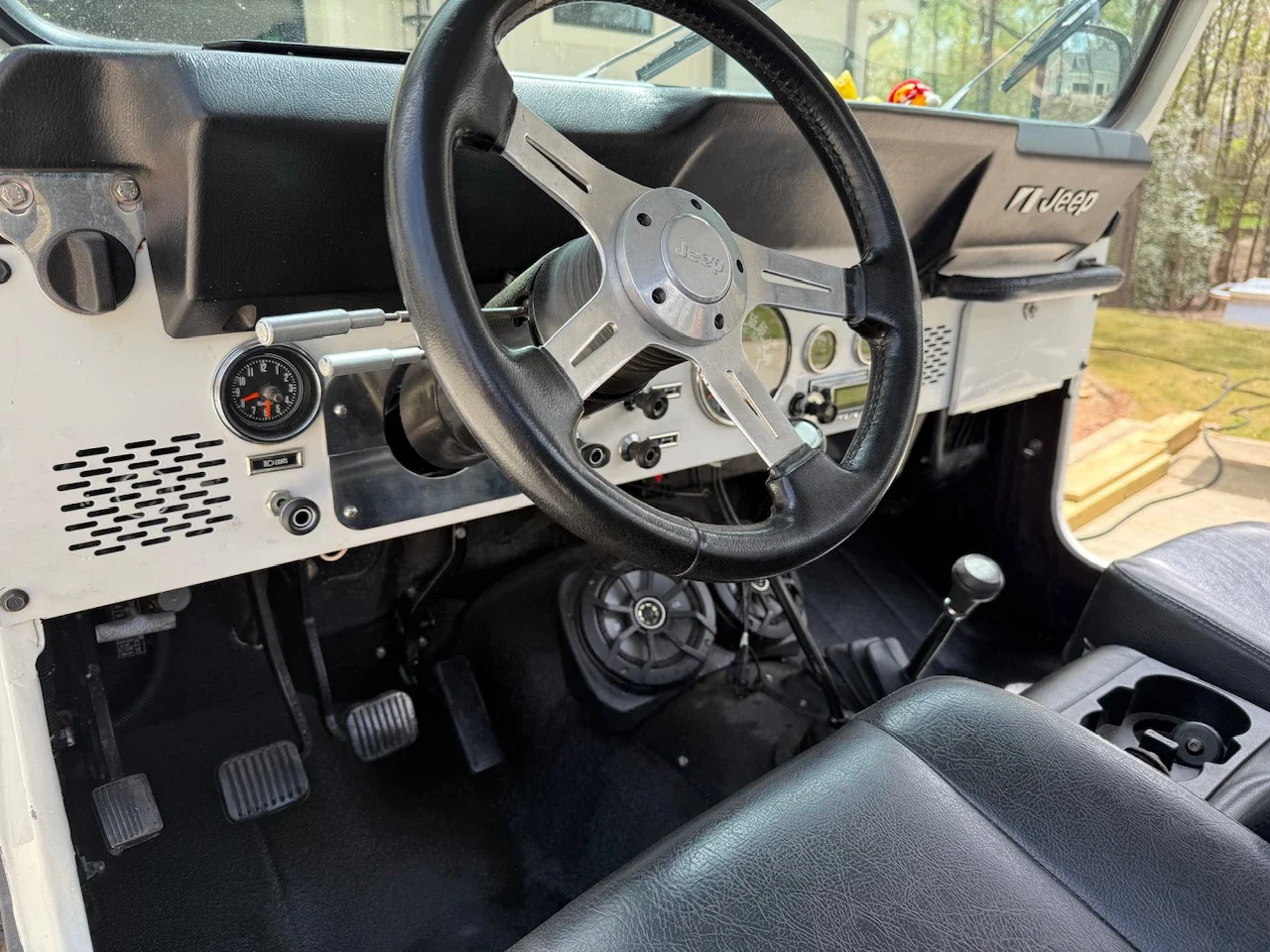 Jeep-Cj-7-1983-White-Black-12