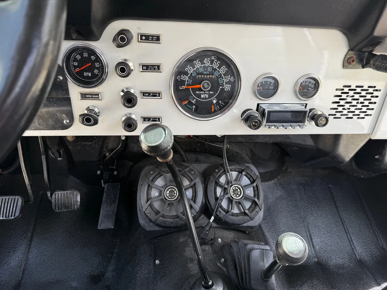 Jeep-Cj-7-1983-White-Black-13