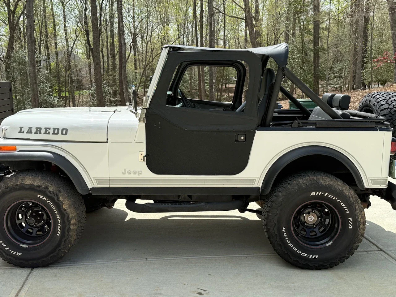 Jeep-Cj-7-1983-White-Black-3