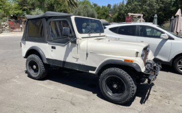 Jeep-Cj-7-1983-White-Black