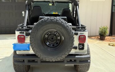 Jeep-Cj-7-1983-White-Black-6